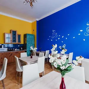  Hostel Tara